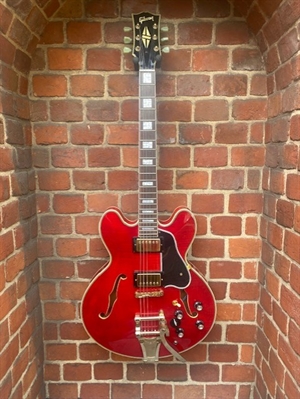 Gibson ES335 cherry red